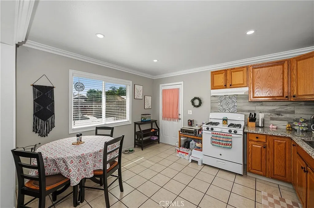 2 bed, 1.5 bath, 891 sqft, $2,350 — Photo 4