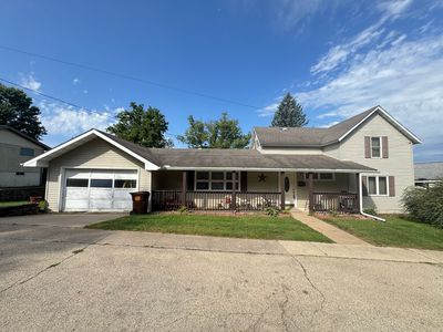 405 S Carroll St, Mount Carroll, IL, 61053
