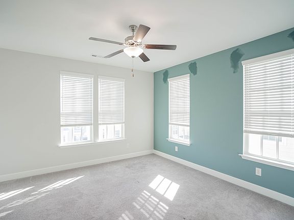3rd image of 612 Heck Ln