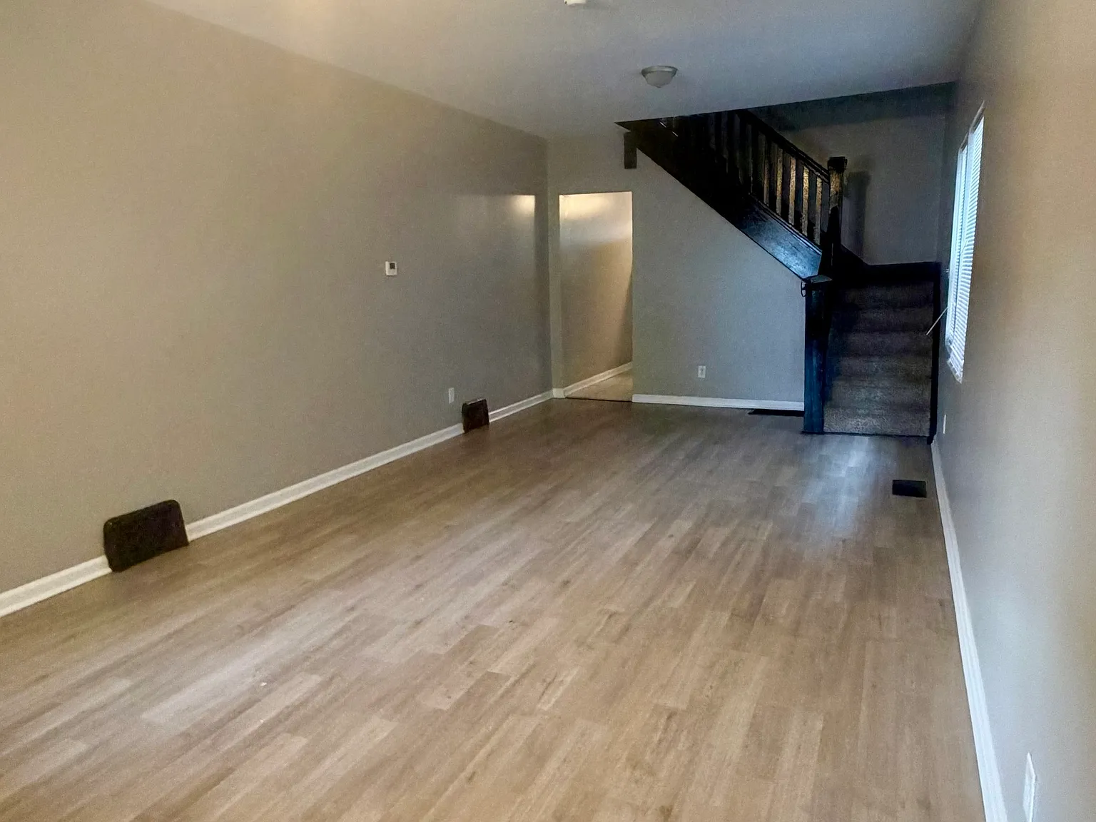 3 bed, 1.5 bath, 1134 sqft, $1,350 — Photo 2