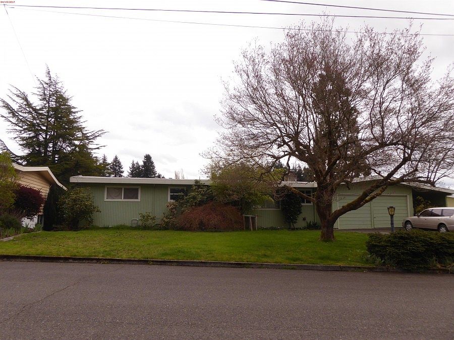 1st image of 1010 Lake Terrace Dr SW