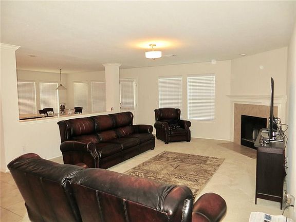 2nd image of 10616 Cochron Dr