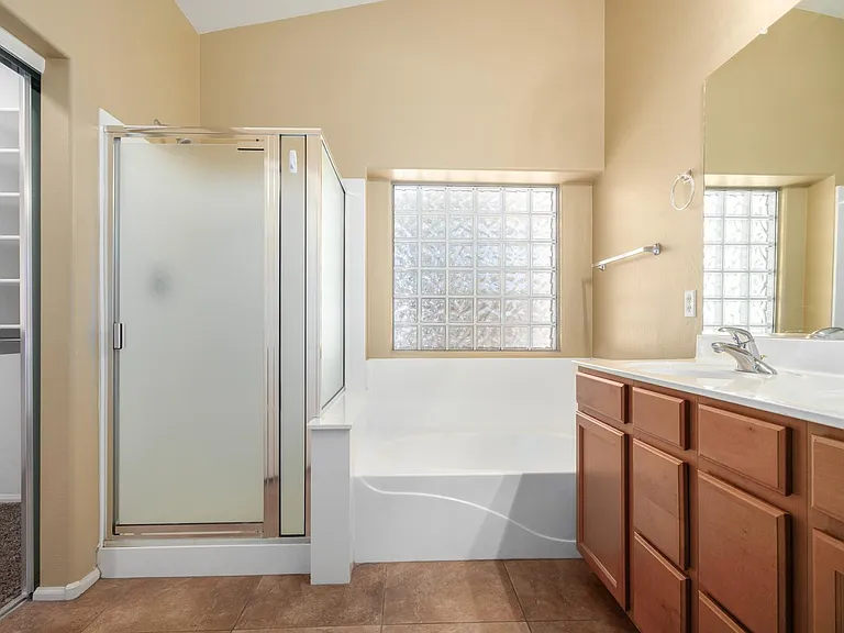 1238 W Dana Dr — Photo 25