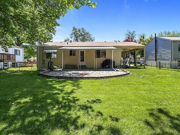 2nd image of 11719 Hollycrest Dr
