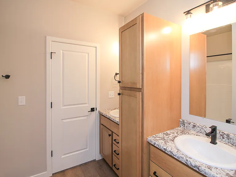 River Park Townhomes — Photo 24