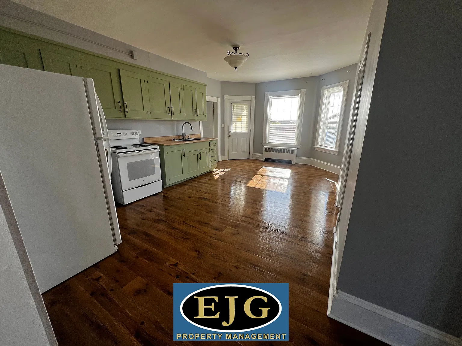 2 bed, $1,600 — Photo 2
