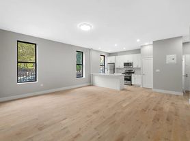 100 W 139th St