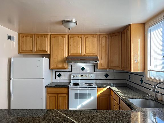 5th image of 56 Highland Ave