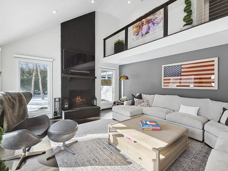 36 Bonac Wood Ln — Photo 3