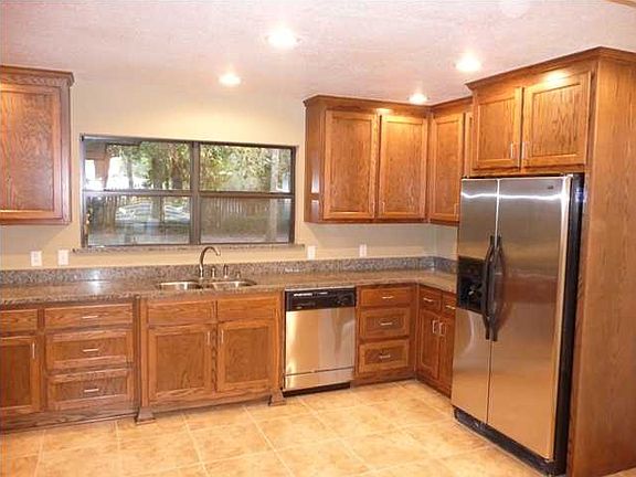 2nd image of 4 Hillcrest Dr