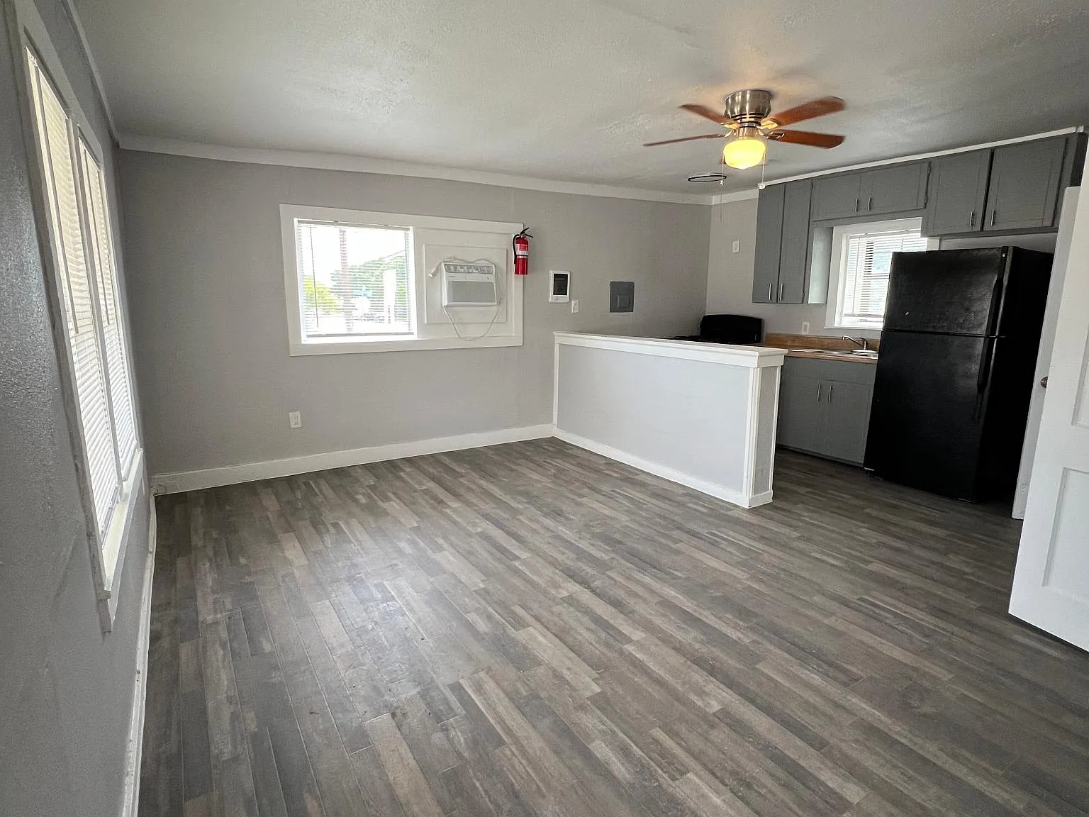 3 bed, $775 — Photo 2
