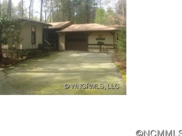 114 Surrey Ln, Brevard, NC 28712