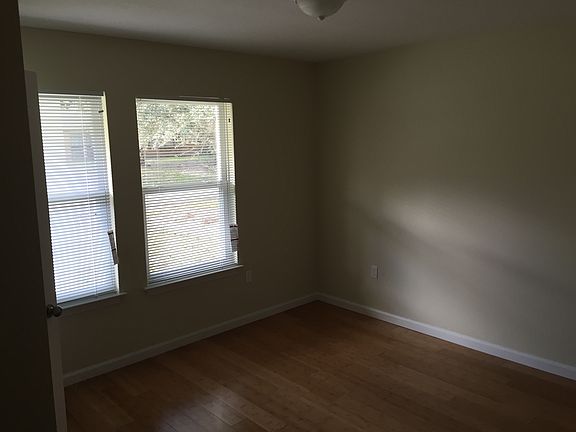 4th image of 353 Park Dr