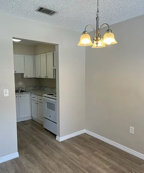 952 NE 8th Ave — Photo 5