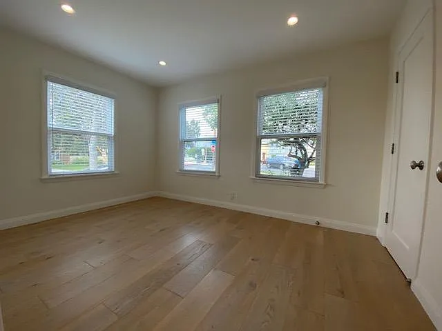 3 bed, 1040 sqft, $4,200 — Photo 4