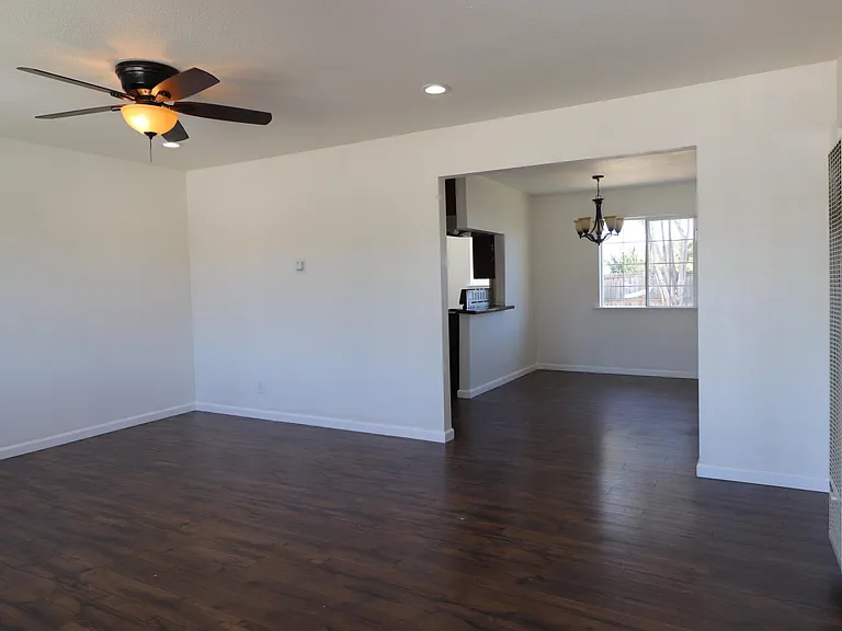 413 N Burton St — Photo 3