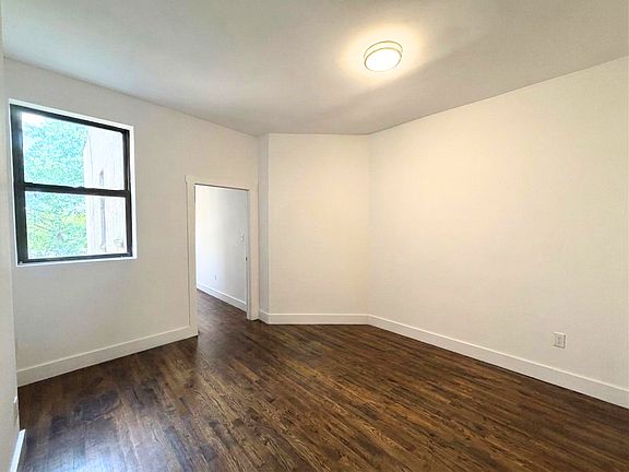 4th image of 838 Jefferson Ave APT 4L