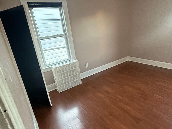 5th image of 73 La France Ave