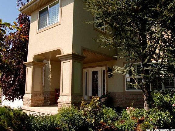 2nd image of 2667 E Grand Vista Way