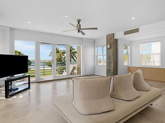 5th image of 105 Front St APT 122