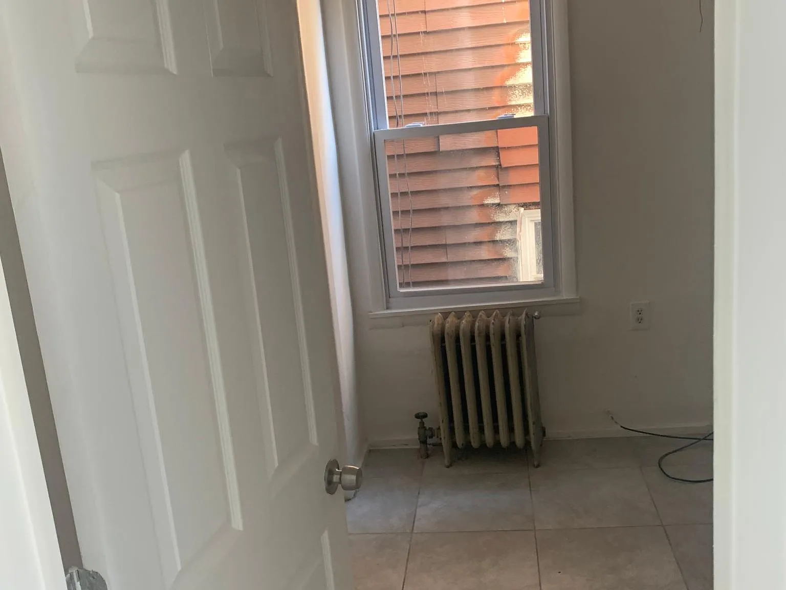 2 bed, 1900 sqft, $2,300 — Photo 4
