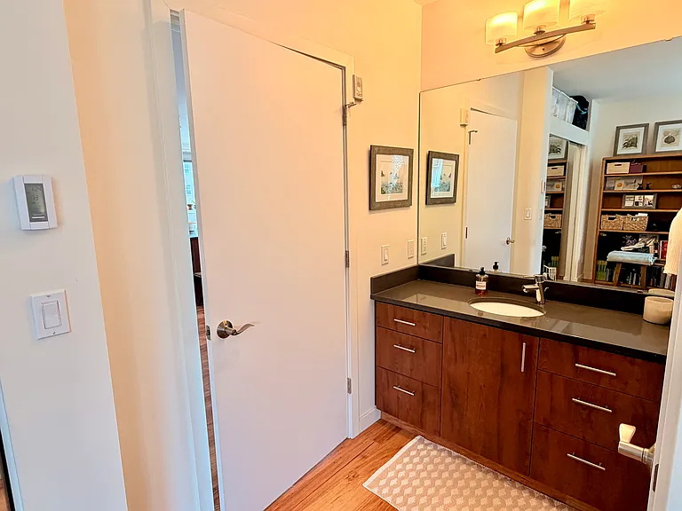 2351 Franklin Ave E #202 — Photo 20