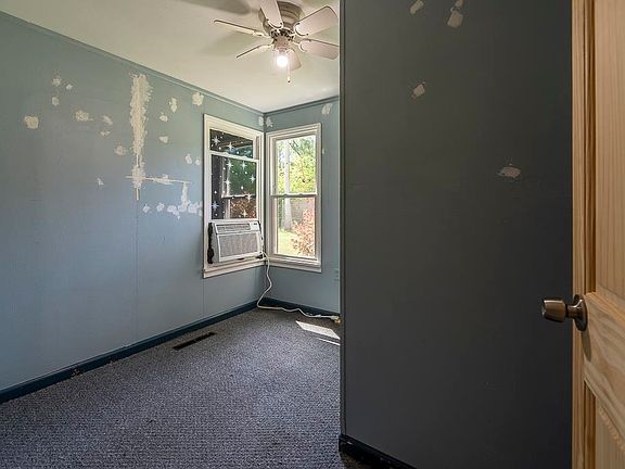 4th image of 2120 E Delavan Dr