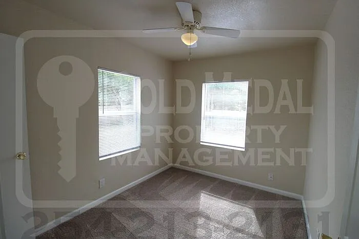 609 Sunset Ln #C — Photo 13