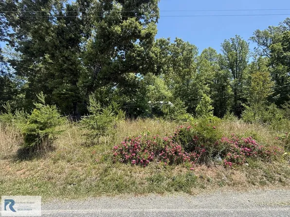 2559 Strawberry Rd, Chatham, VA 24531