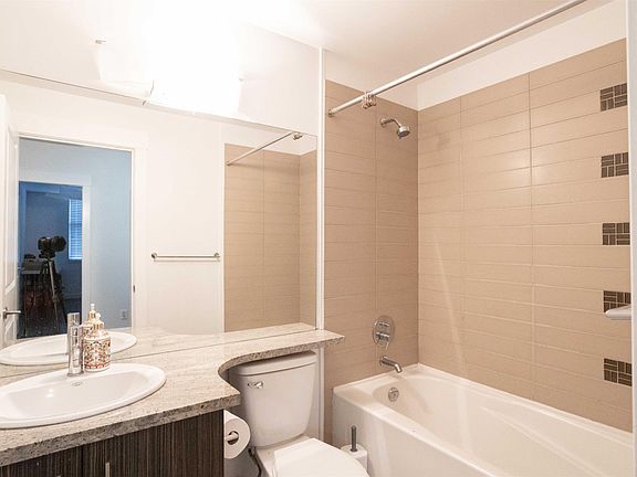 3rd image of 33545 Rainbow Ave #210