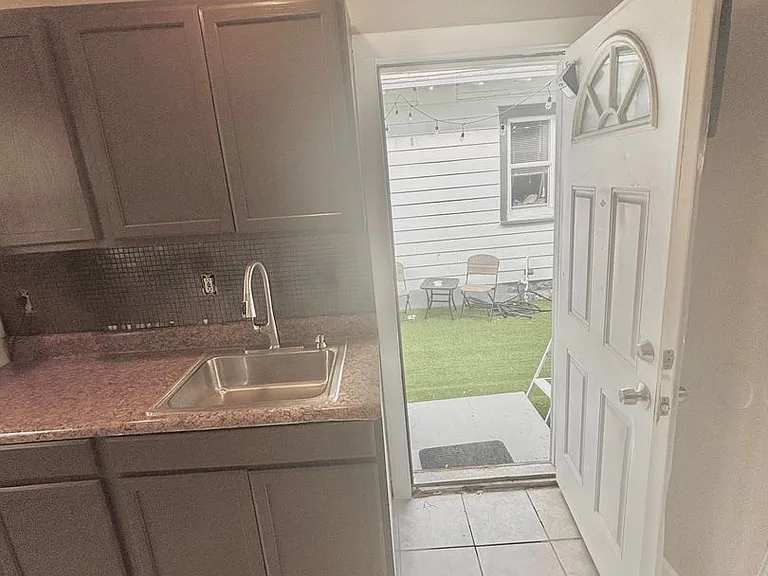 Desirable Euclid Neighborhood Apartment Building (Studio Apartments) & 2 Bedroom Single House - S... — Photo 10