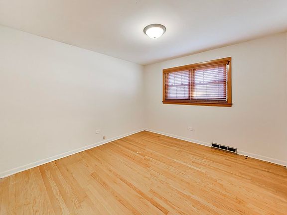 3rd image of 6544 W 84th St
