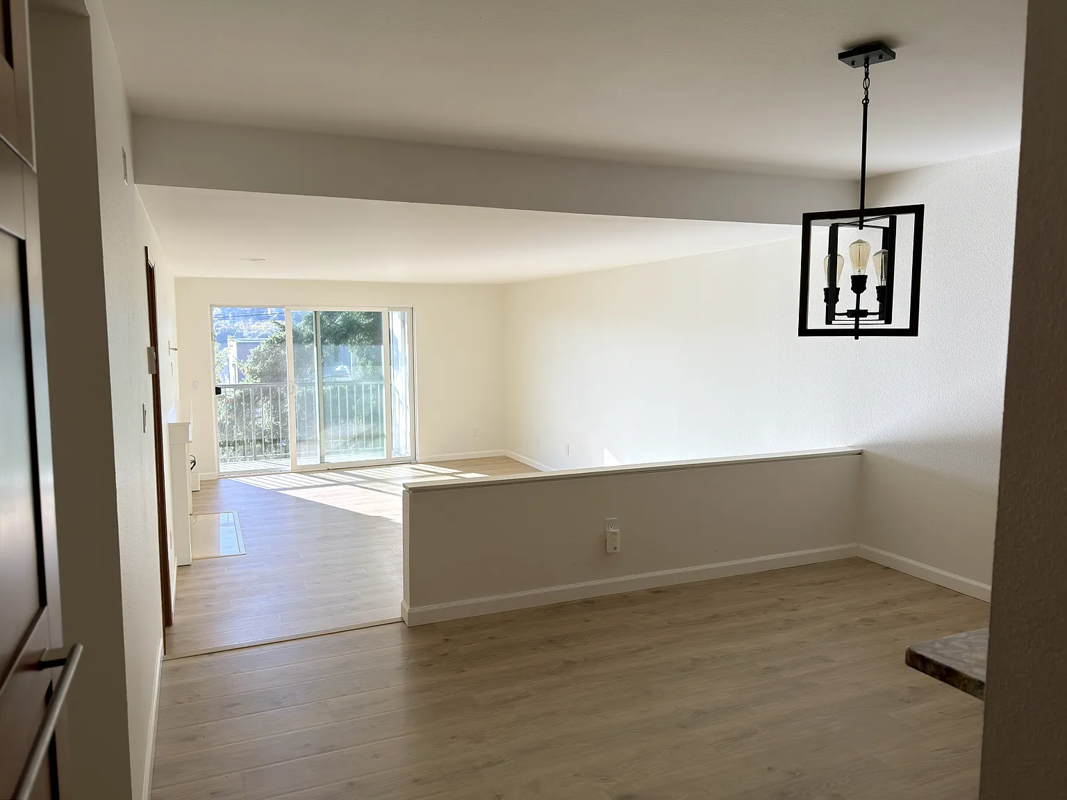 2 bed, 1046 sqft, $3,200 — Photo 3
