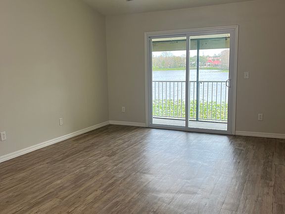 5th image of 145 Pearl Lake Cswy Unit 212