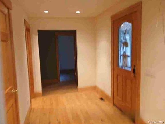 3rd image of 6 Brookside Lane