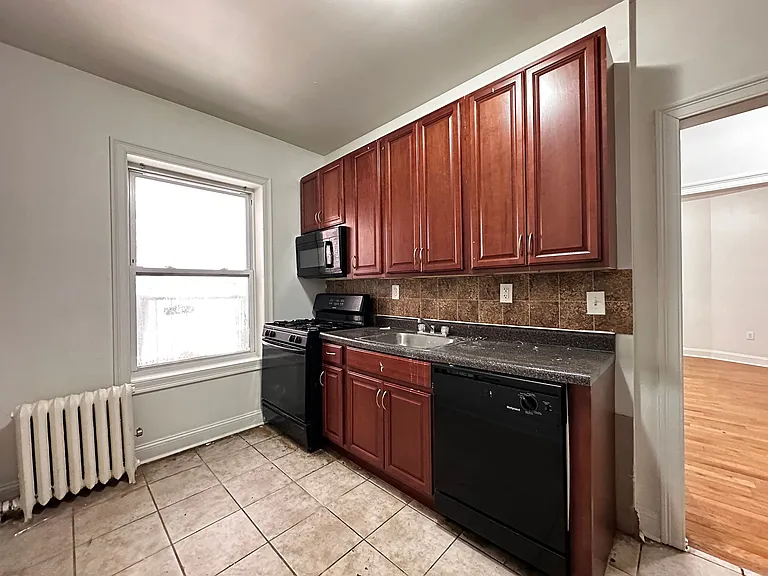 487 Garfield Ave #6E — Photo 2
