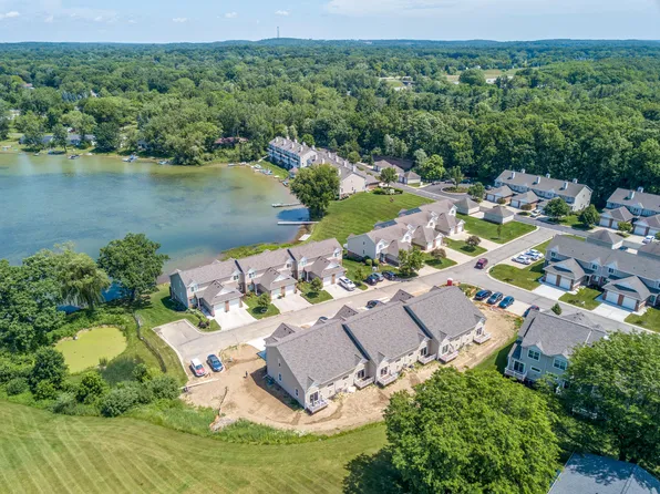 11306 Woodruff Lake Dr, Brighton, MI 48116