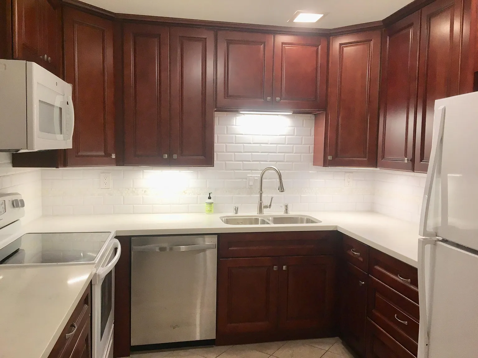 2 bed, 973 sqft, $2,850 — Photo 1