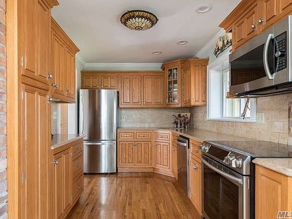 3rd image of 335 Oakwood Ave