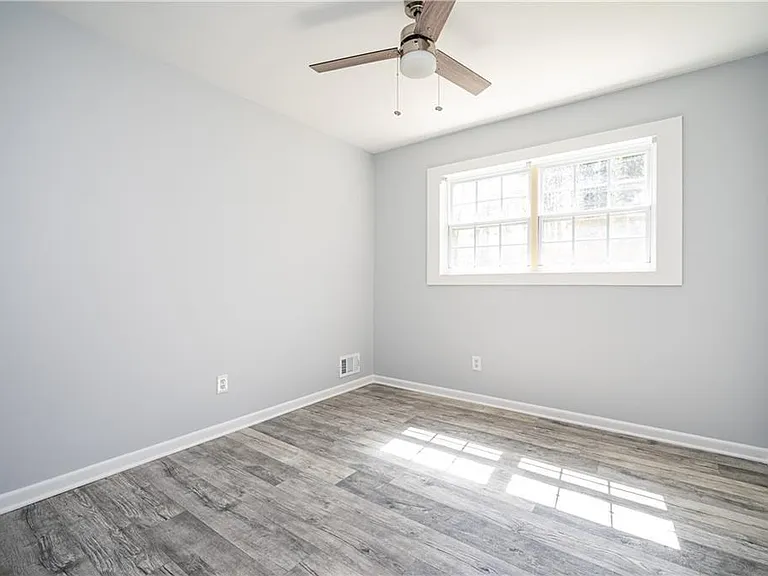 405 Concord Woods Dr SE — Photo 16