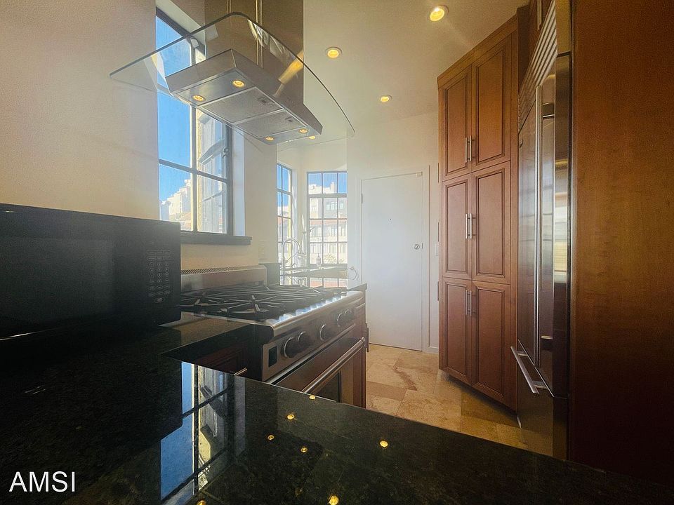 1st image of 1725 Jones St APT 2
