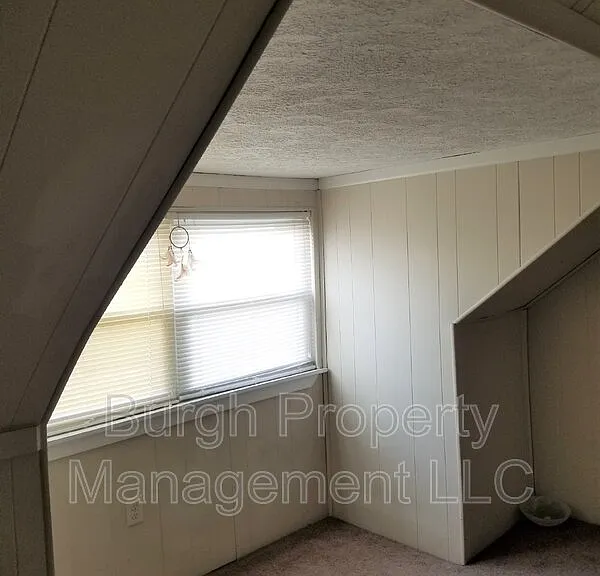 426 2nd St #1/2 — Photo 9