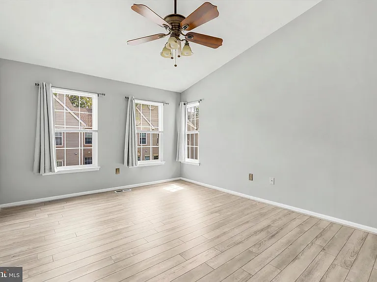 645 Muhlenberg Dr #407 — Photo 24
