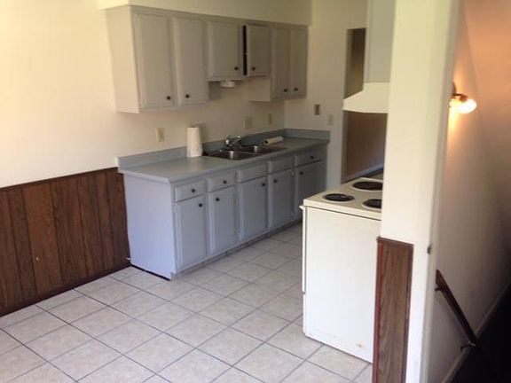 5th image of 2190 West Blvd