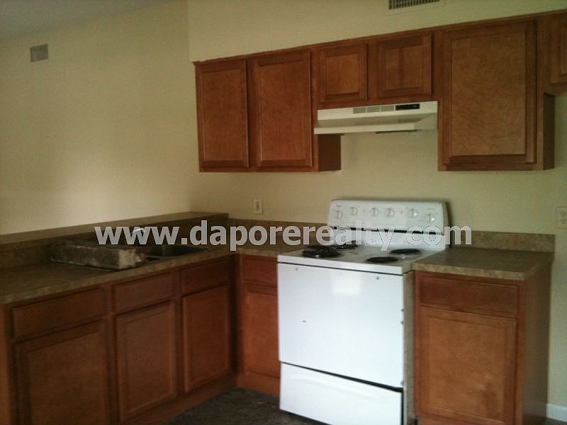 2nd image of 116 Anderson Cir