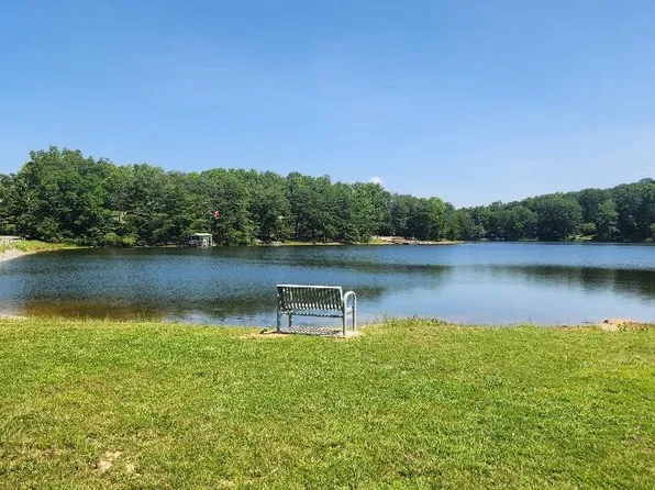 227 Lake Shore Dr, Pikeville, TN 37367