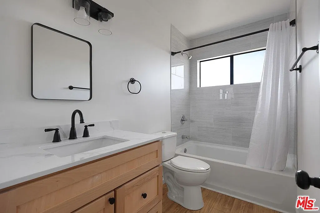 2 bed, 1083 sqft, $2,250 — Photo 3