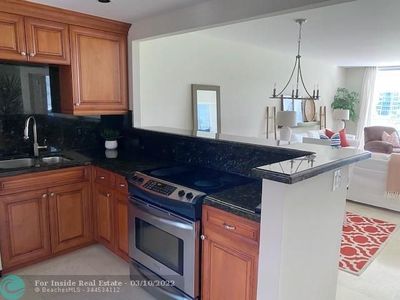 3850 Oaks Clubhouse Dr APT 301, Pompano Beach, FL, 33069