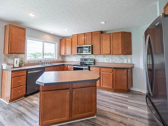 5th image of 1227 Edgebrook Ct
