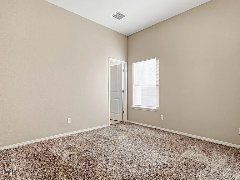 714 Hc Gilbert Minjares Dr #A — Photo 12